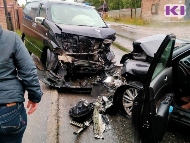 В Ухте пьяная женщина спровоцировала ДТП